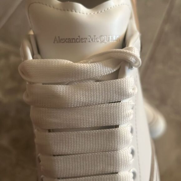 Alexander McQueen Oversized Low-Top Sneakers in White/ Camel, New, Size 41 - Picture 12 of 16